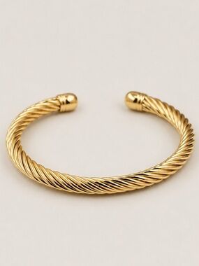 New! Classic Gold Twist Cuff Bracelet NWOT